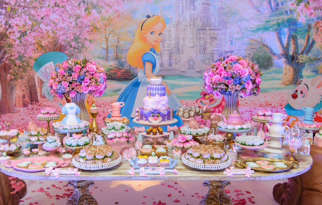 Alice no País das Maravilhas 2 - Georgia Festas